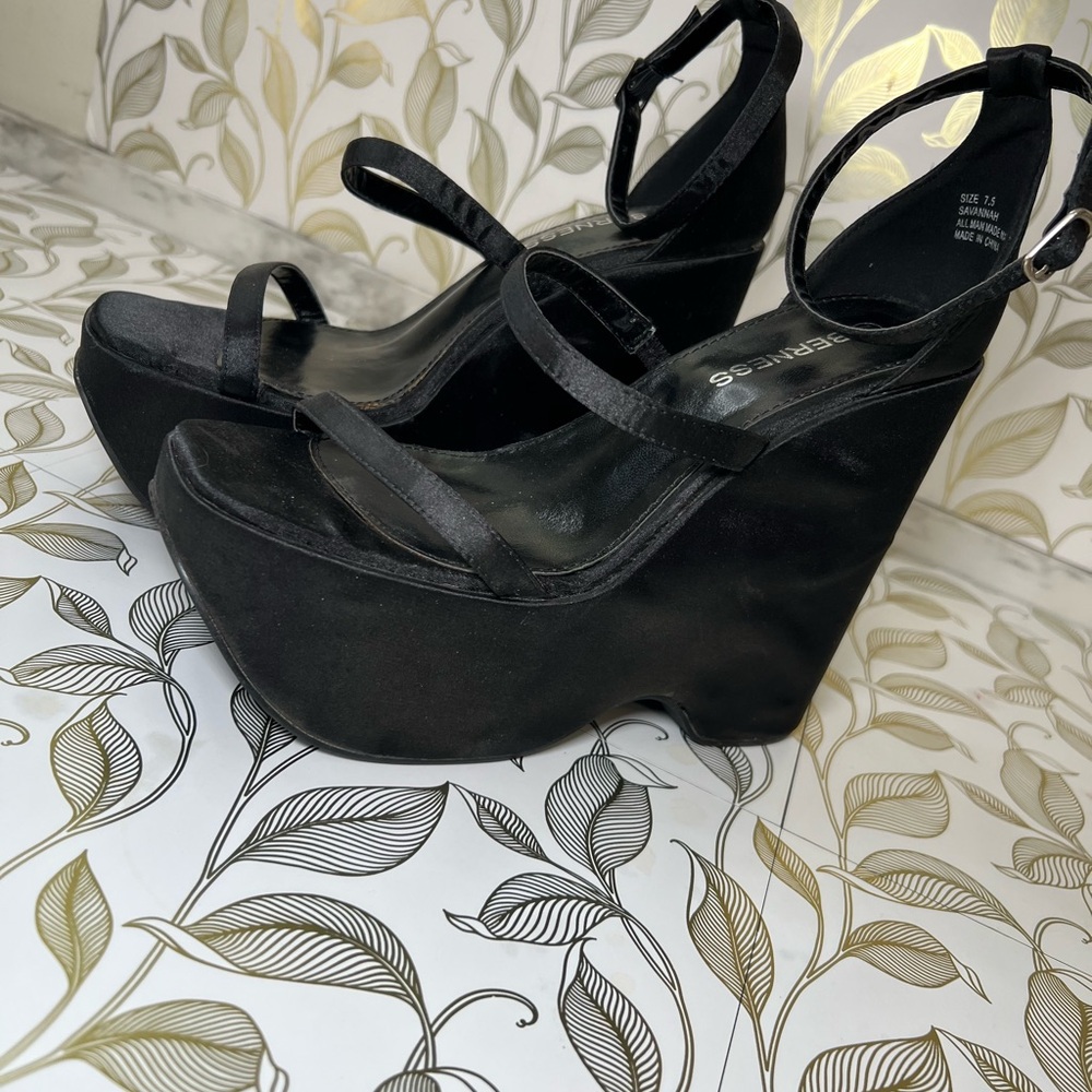 Elegant Black Platform Wedge Sandals
